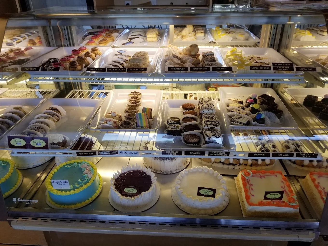 Venetos Cakes & Pastries | Best Bakery Surrey